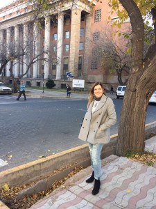 Ao fundo o Poder Judicial de Mendoza